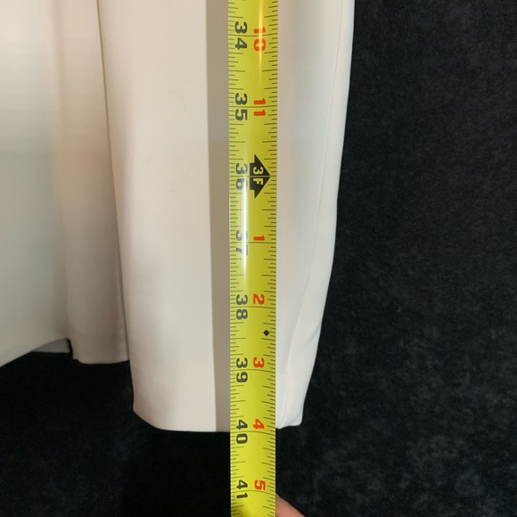 A Jackie-O kind of dress by Issue New York. - Picture 11 of 14